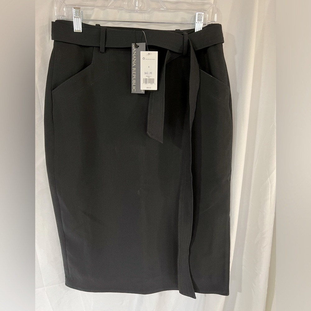 Black Banana Republic Pencil Skirt with Belt size 4